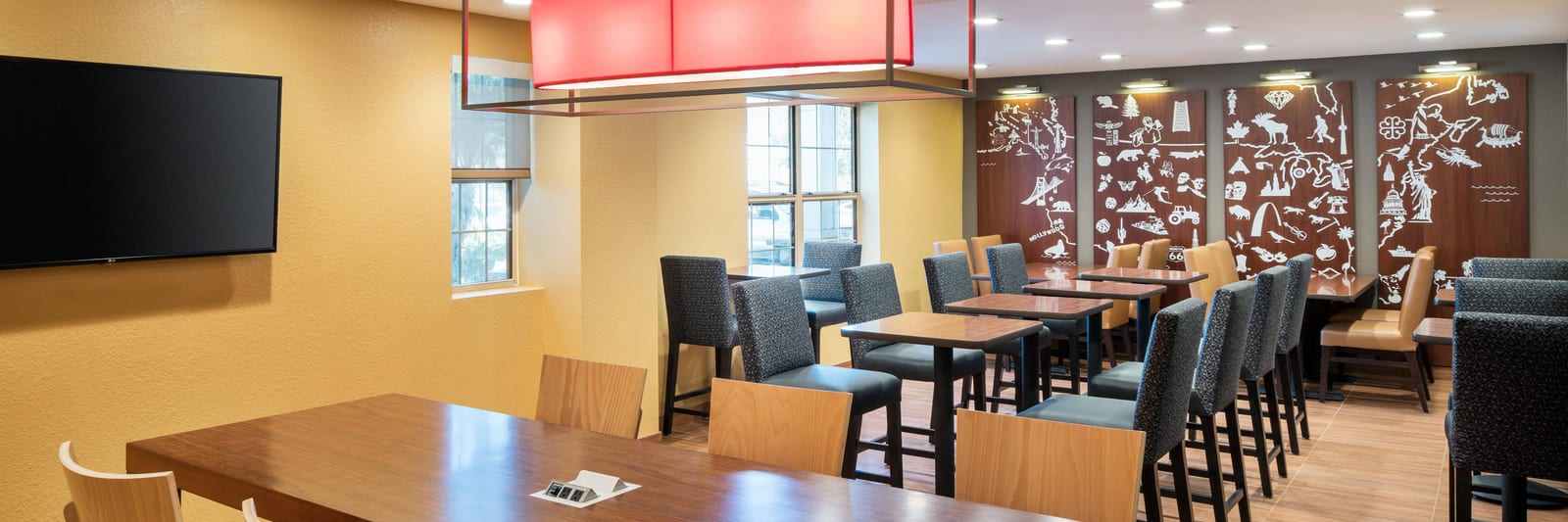 Breakfast area at TownePlace Suites Los Angeles LAX/Manhattan Beach